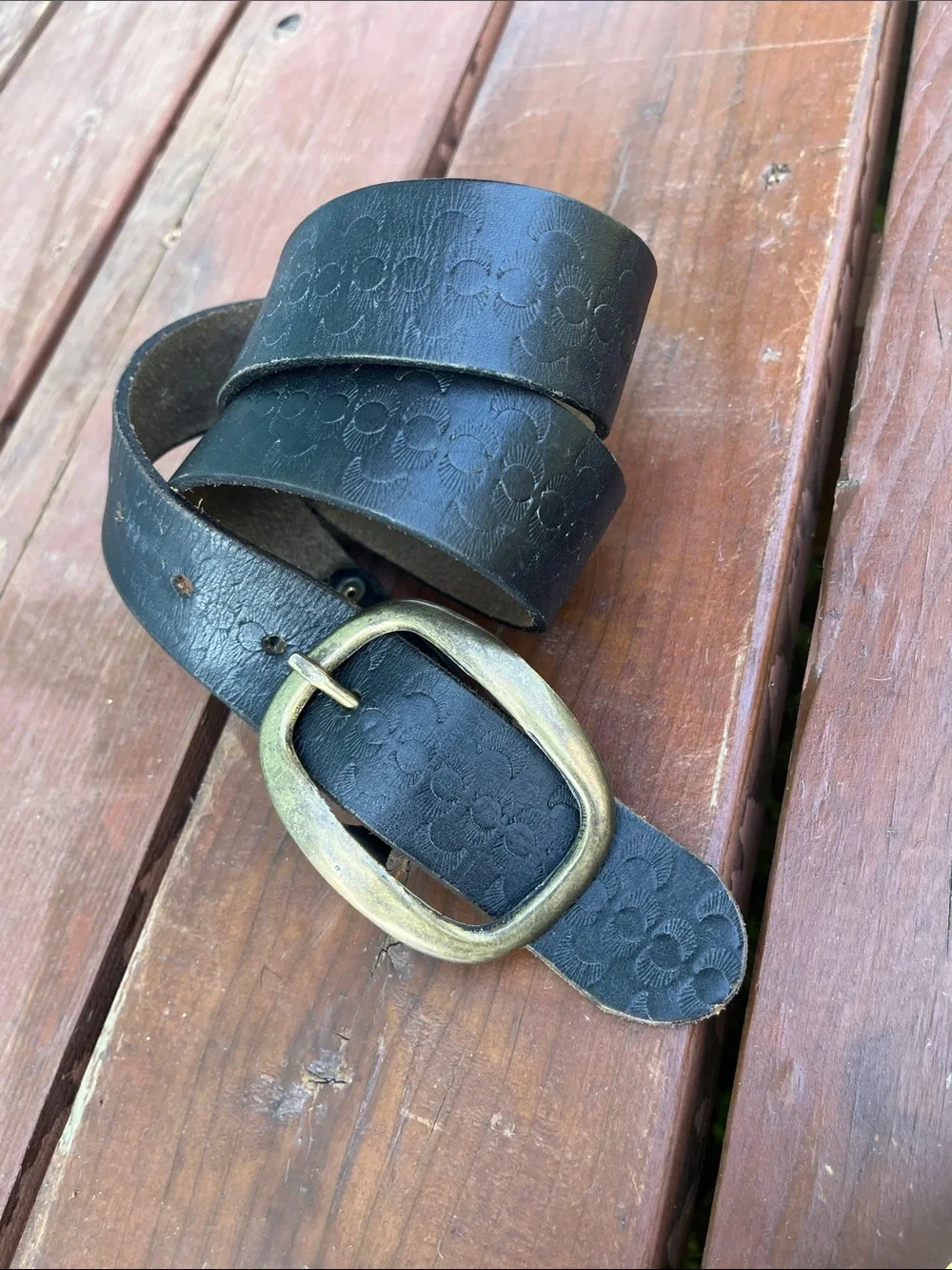 Black Embossed Leather Belt Brass Buckle vintage 70s